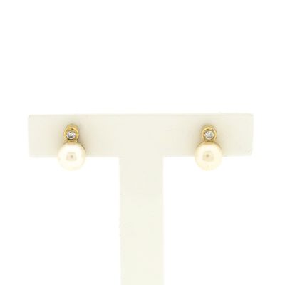 Image 1 of Gold stud earrings with pearl and zirconia