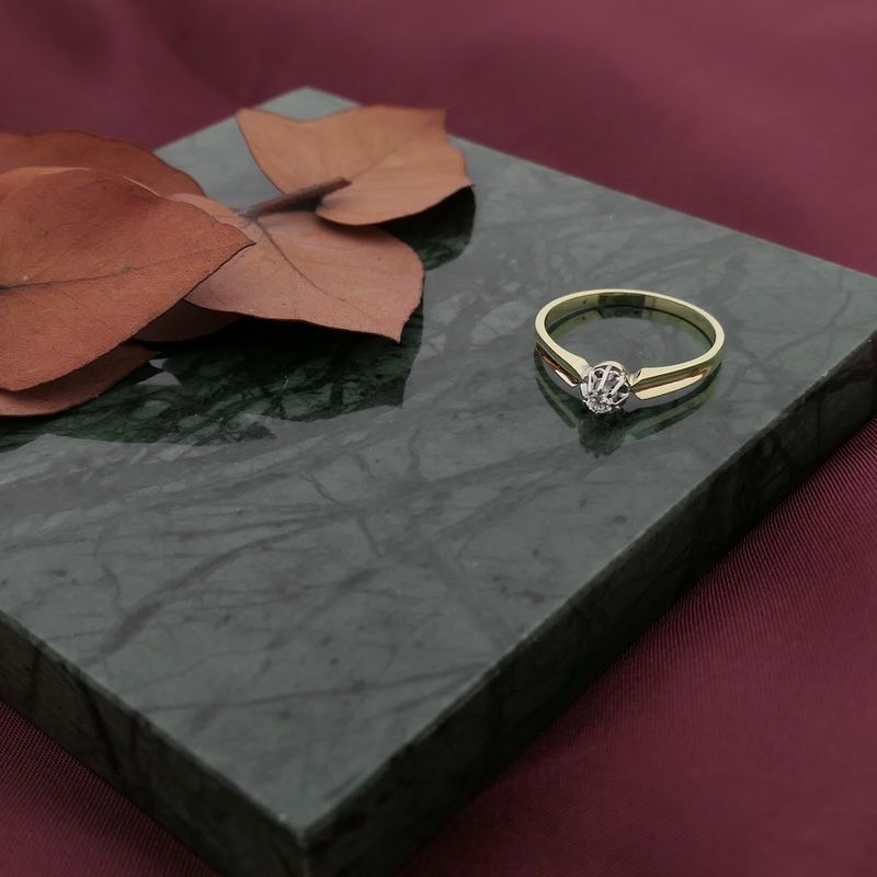 Image 10 of Gold ring with diamond | 0.08 ct.