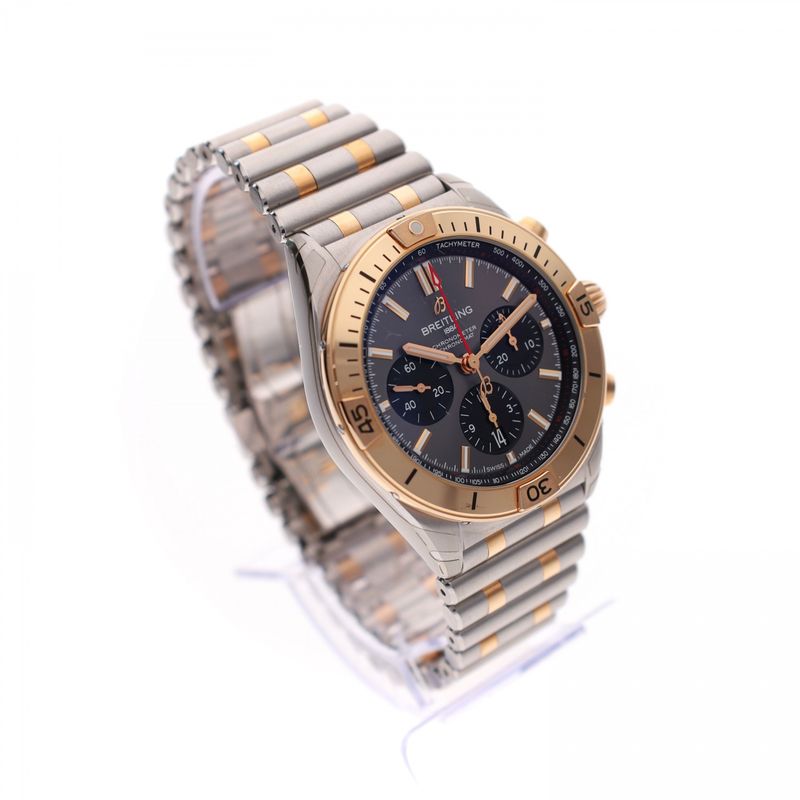 Afbeelding 4 van Breitling Chronomat B01 42mm UB0134101B1U1; Chronograaf heren horloge (Nieuw, Full-Set)