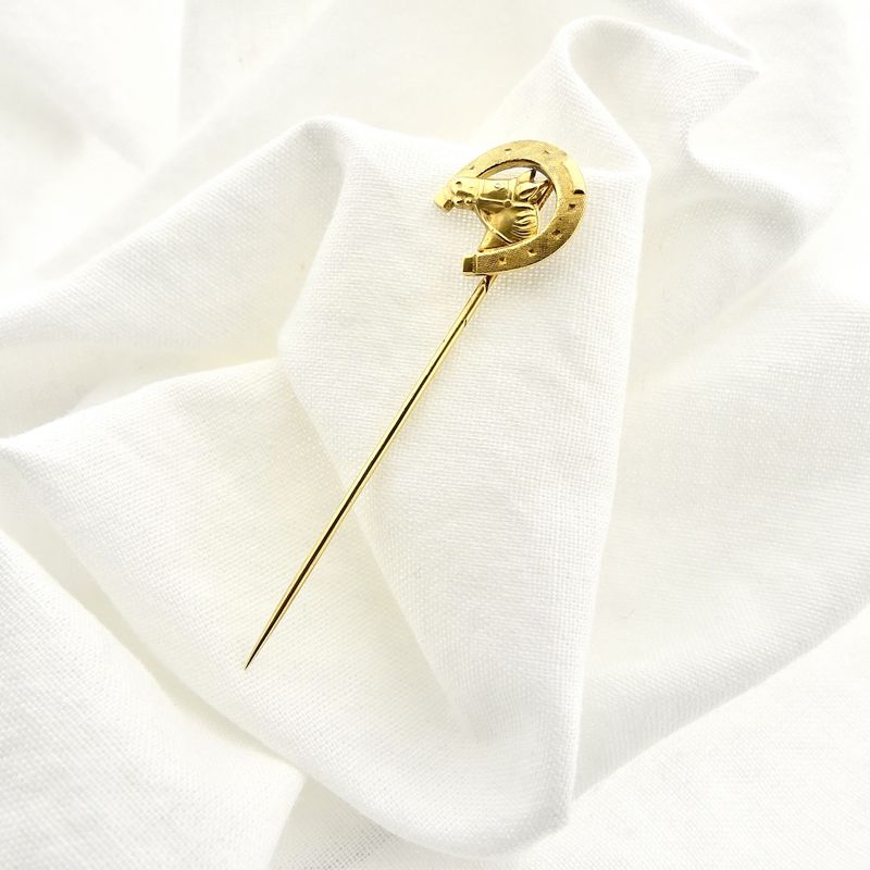 Image 6 of Gold lapel pin, tie pin | Horse and horseshoe