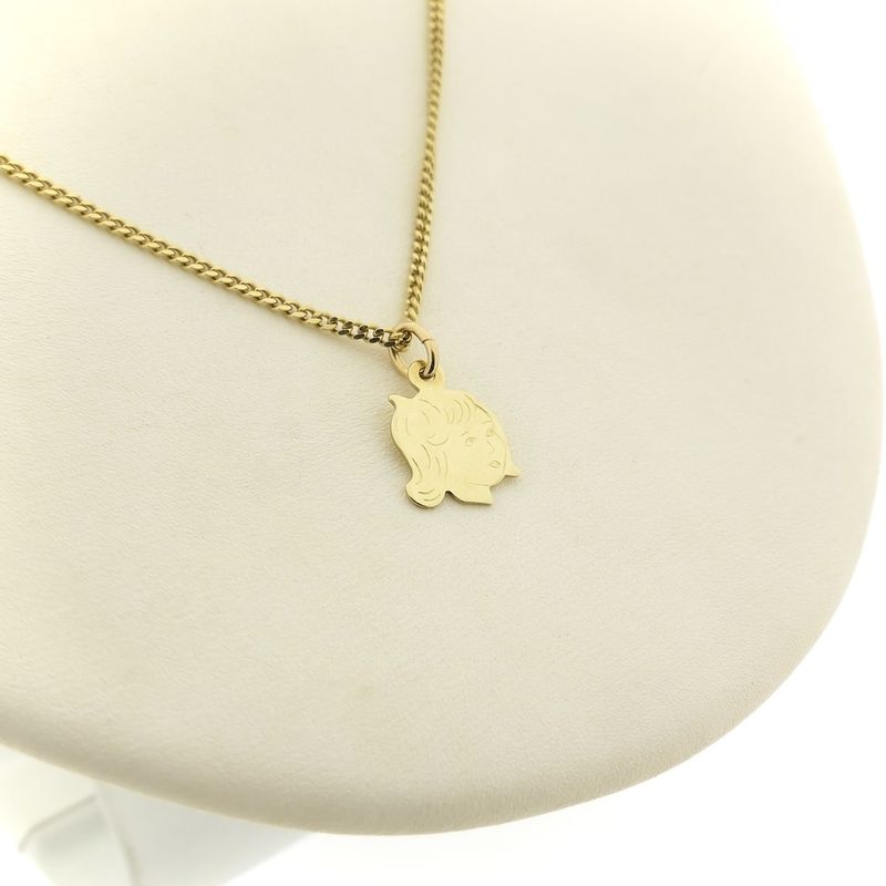 Image 4 of Gold pendant of a girl