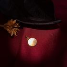 Image 4 of Gold pendant; Round engraving plate