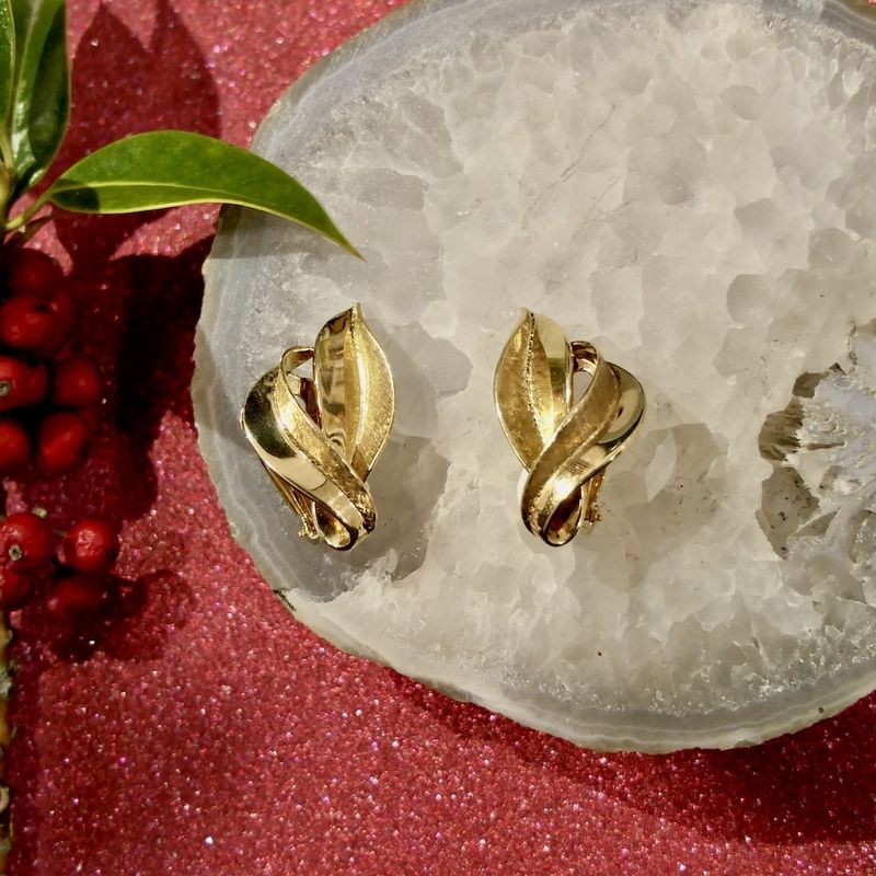 Image 2 of Vintage gold clip-on earrings; Leaves