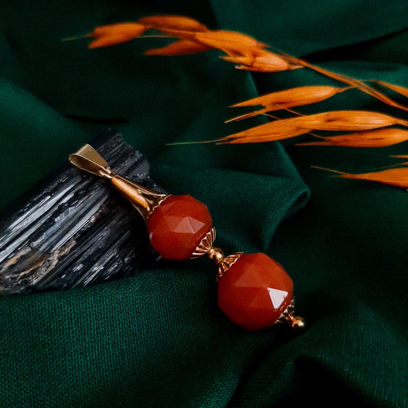 Image 2 of Vintage gold pendant with carnelian stones
