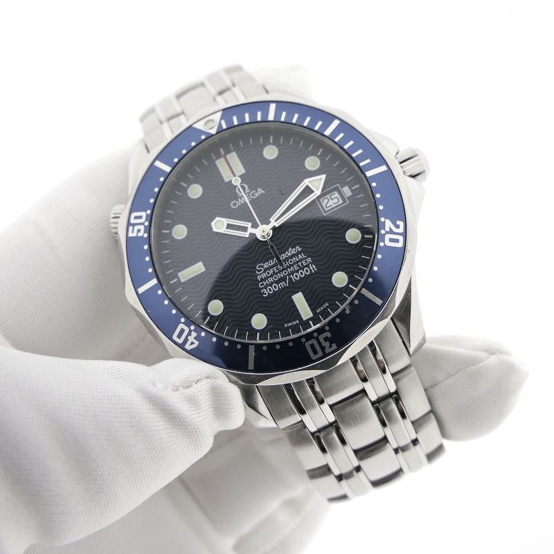 Image 9 of Omega Seamaster 300m 'James Bond' 2531.80.00; Automatic men's watch