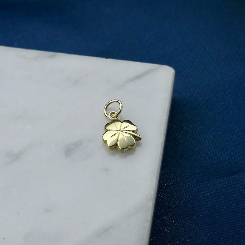 Image 2 of Gold pendant of a four-leaf clover