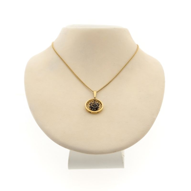 Image 5 of Gold pendant with garnet