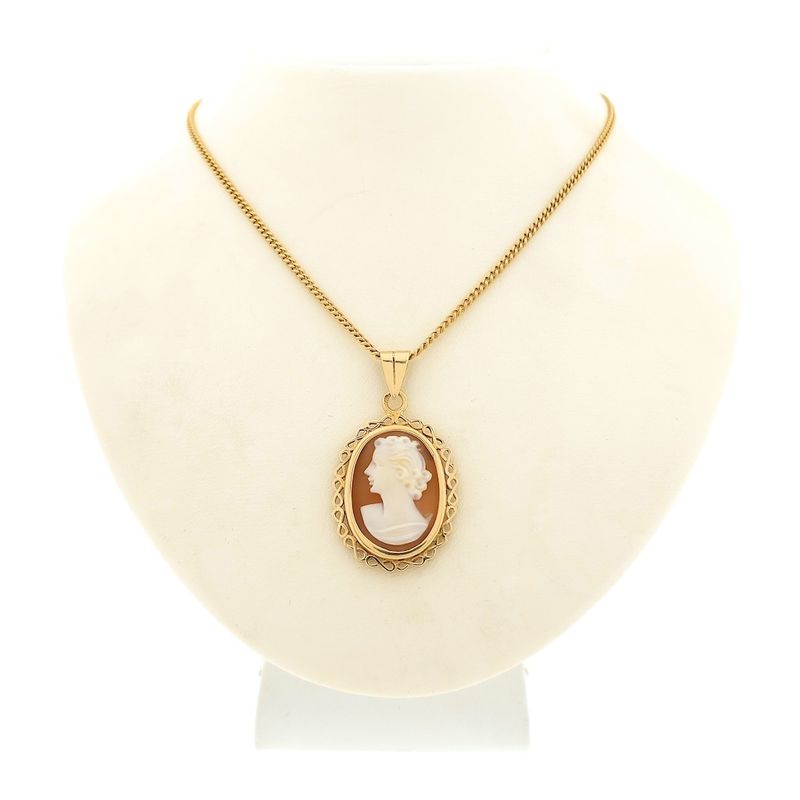 Image 4 of Gold pendant with cameo | Vintage