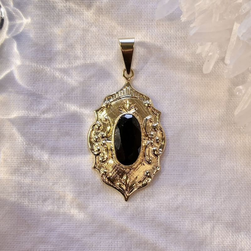 Image 8 of Vintage gold pendant with garnet.