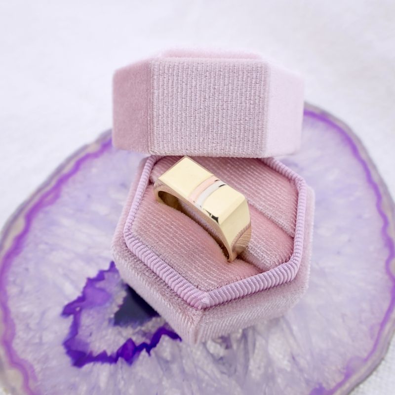 Image 7 of Tricolor gold signet ring