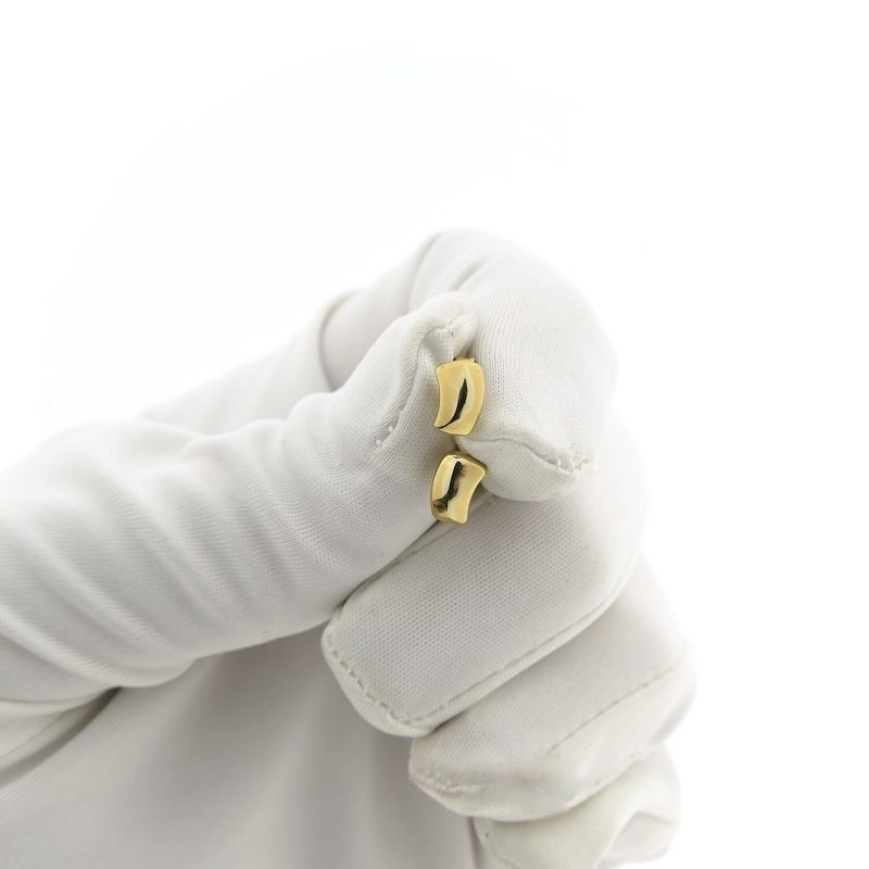 Image 13 of Golden subtle stud earrings