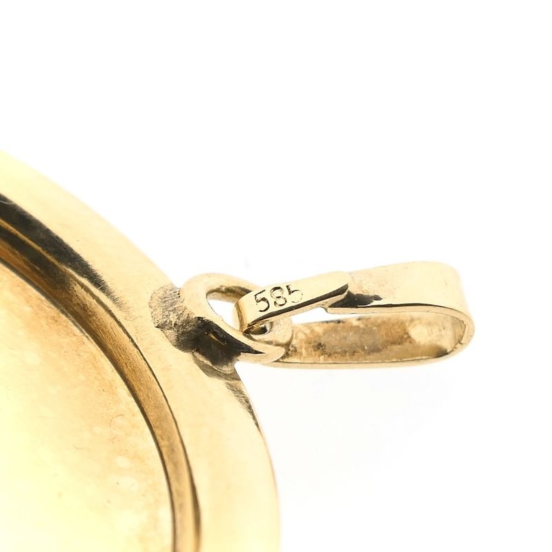 Image 4 of Gold pendant with garnet