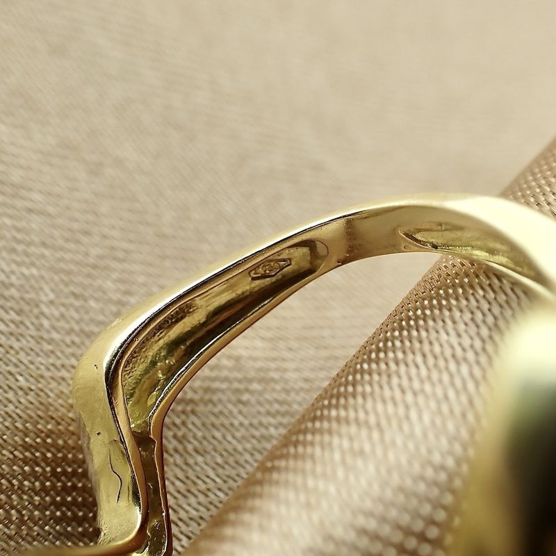 Image 7 of 18 carat gold cocktail ring set with zirconia