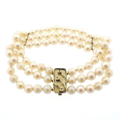 Pearl bracelet with gold clasp; Antique | 20.5 cm Image 1 of Pearl bracelet with gold clasp; Antique | 20.5 cm