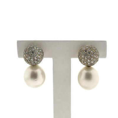 Image 1 of Utopia gold earrings with pearl and diamonds; 1.54 ct.
