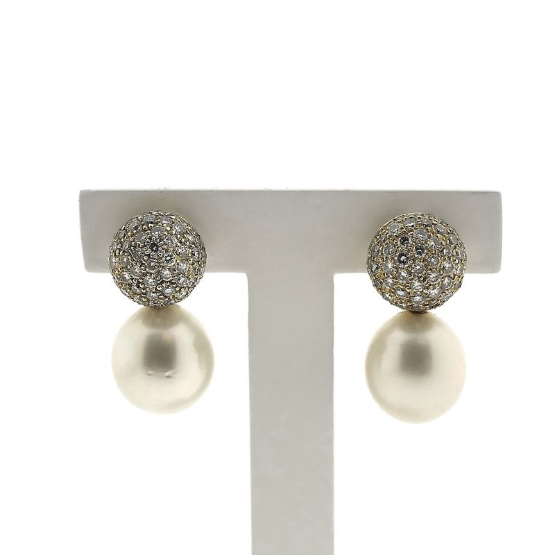 Image 1 of Utopia gold earrings with pearl and diamonds; 1.54 ct.