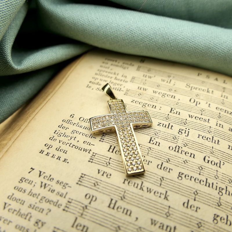 Image 2 of Gold cross with zirconia