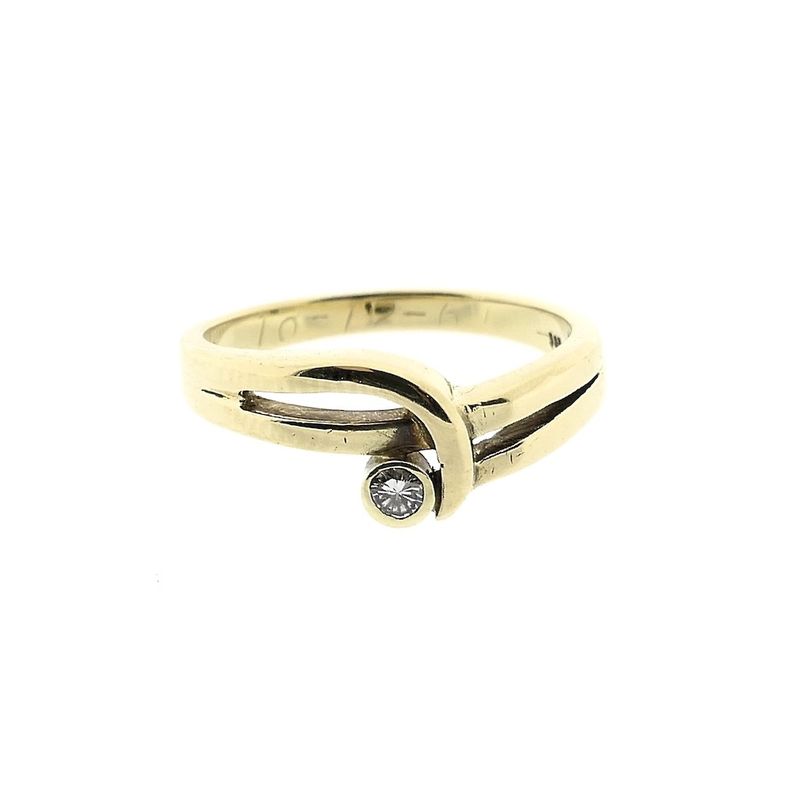 Image 2 of Gold solitaire ring with diamond; 0.05 ct.