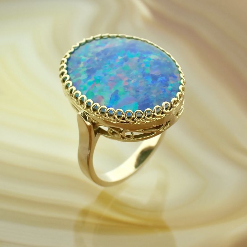 Image 10 of 18K Gold Ring with Triple Opal | Vintage
