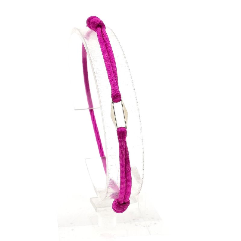 Afbeelding 3 van Magenta Satijnkoordarmband met een Zilveren Closed forever schakel