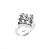White gold ring with diamonds; LA DIVA