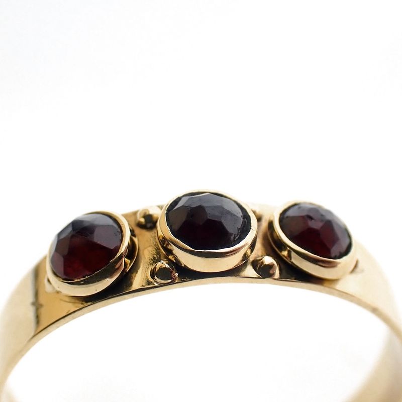 Image 3 of Gold ring with garnet stones | Vintage