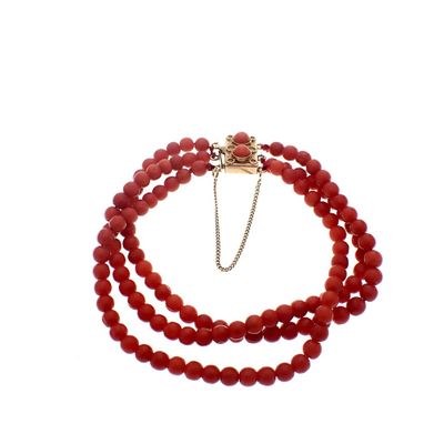 Image 1 of Red coral beads bracelet with gold clasp; Antique | Ø 56mm
