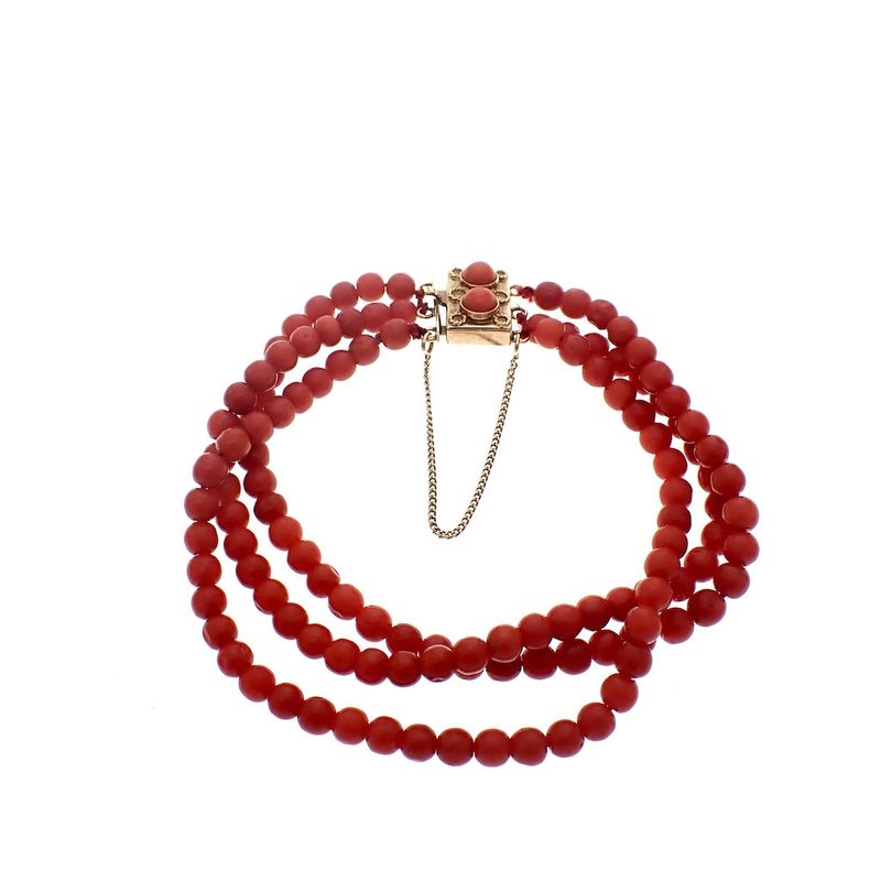 Image 1 of Red coral beads bracelet with gold clasp; Antique | Ø 56mm