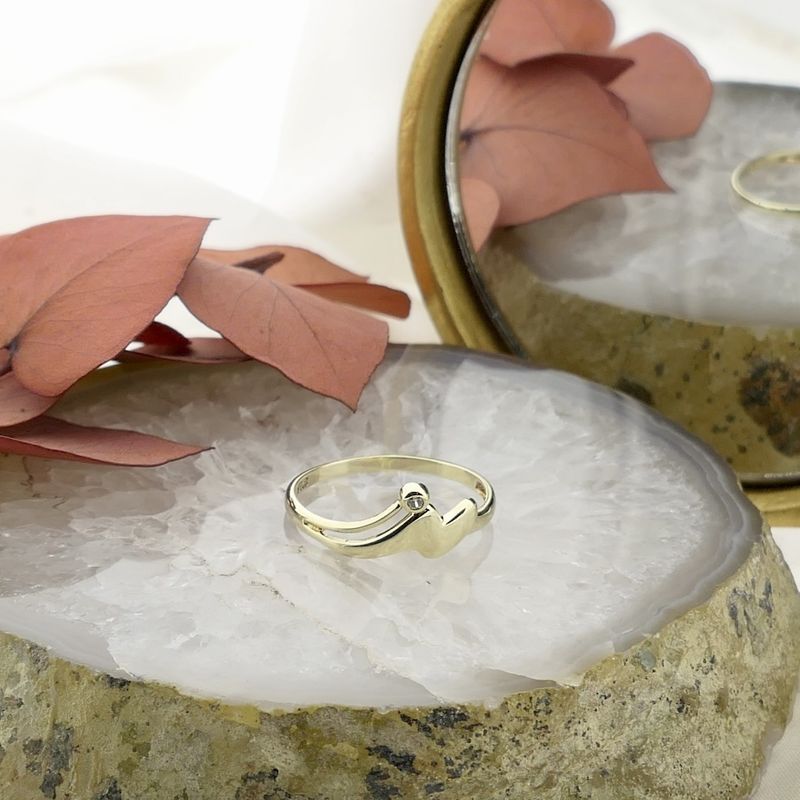 Image 2 of 9 carat fantasy ring with zirconia