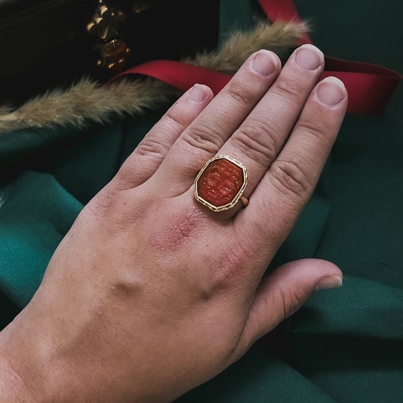 Image 4 of Vintage gold ring with carnelian | Family crests