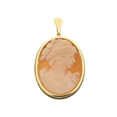 Image 1 of Antique gold pendant with cameo