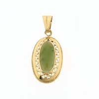 Gold pendant with Jade