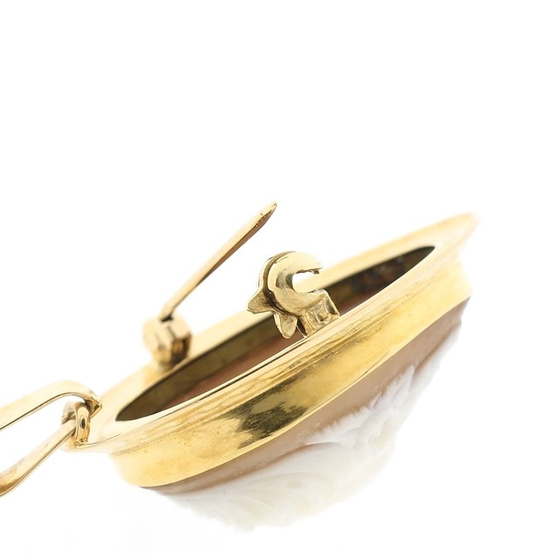 Image 9 of Antique gold brooch/pendant with cameo