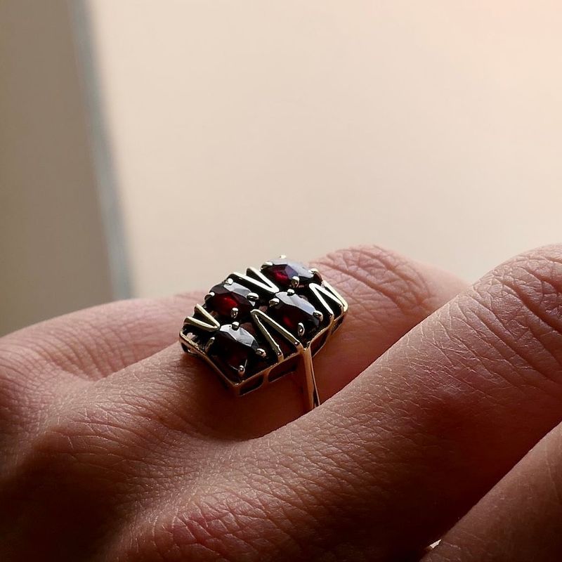 Afbeelding 7 van Vintage gouden ring met granaat