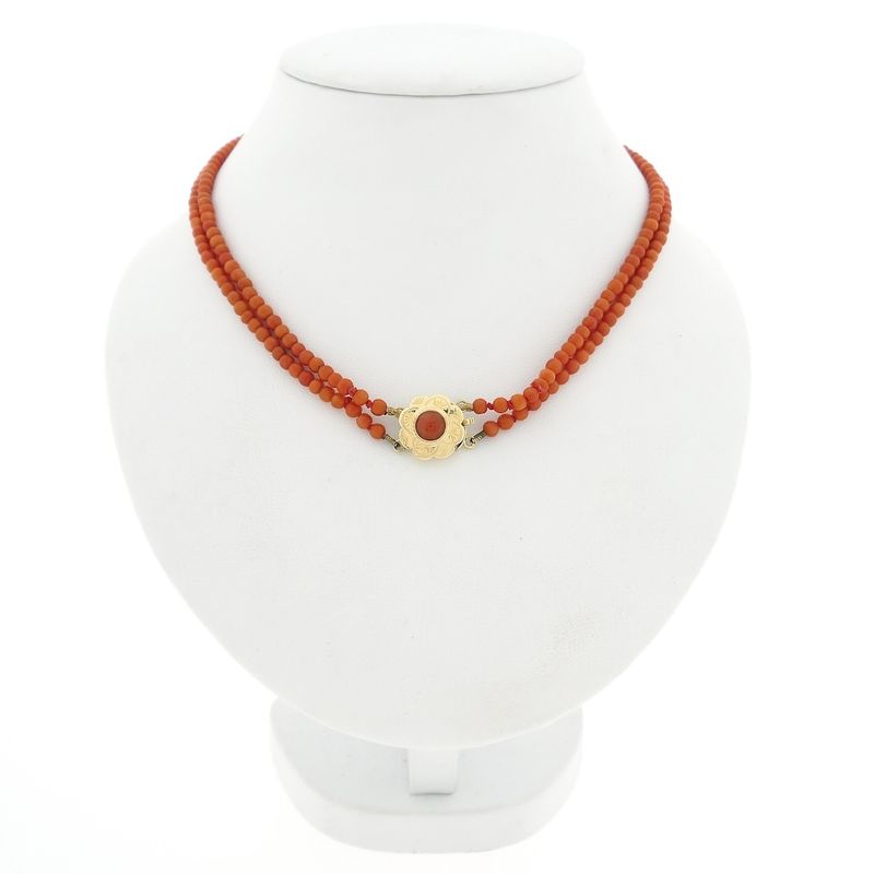 Image 1 of Red coral bead choker with gold clasp; Antique | 35.5 cm