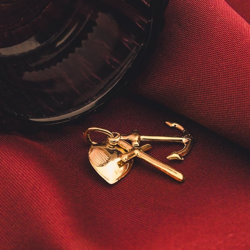 Image 2 of Gold pendant; Faith, hope, and love