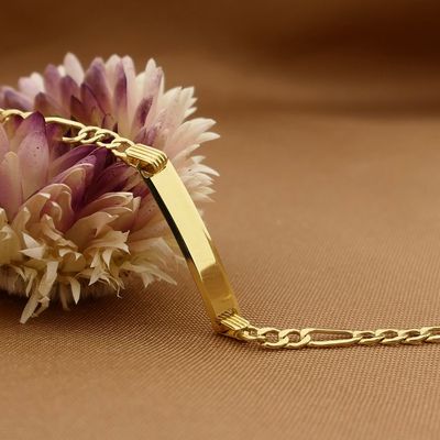 Afbeelding 2 van Gouden Figaroschakel kinderarmband met graveerplaatje | 13 – 16 cm