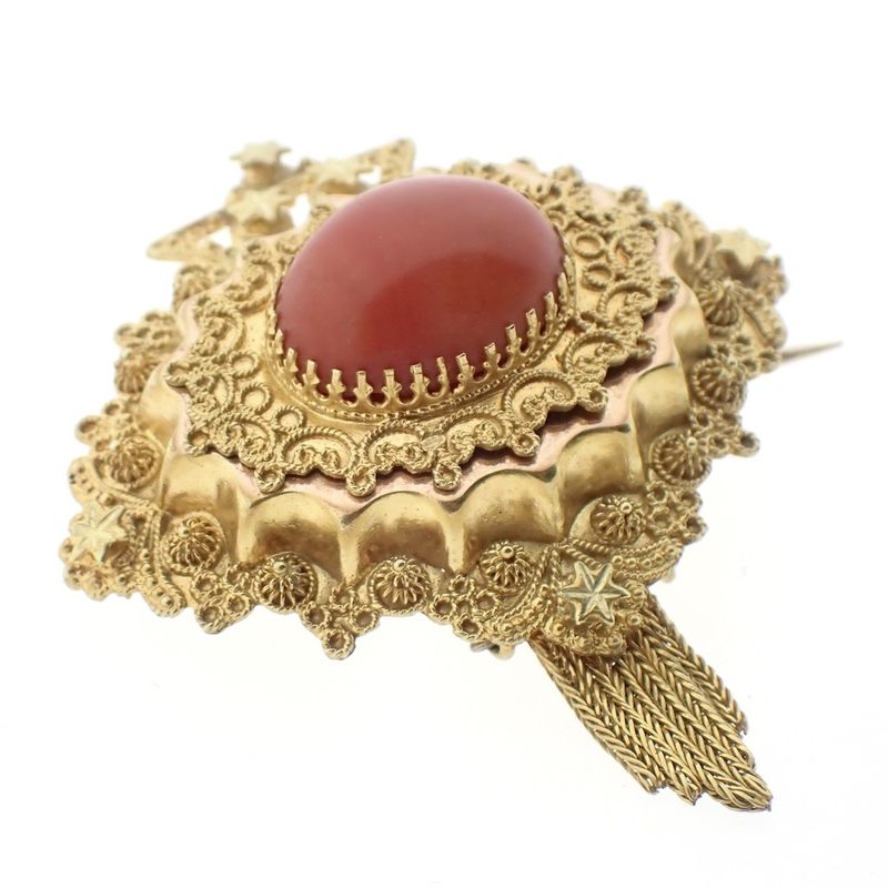 Image 5 of Vintage/antique gold brooch with filigree technique and blood coral