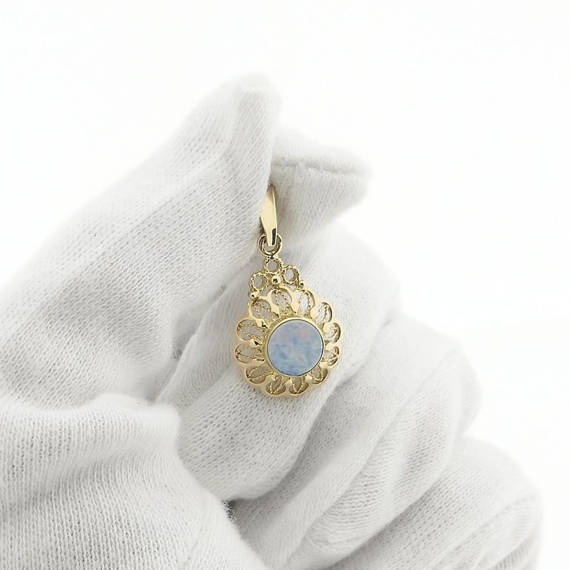 Image 7 of Gold pendant with precious opal