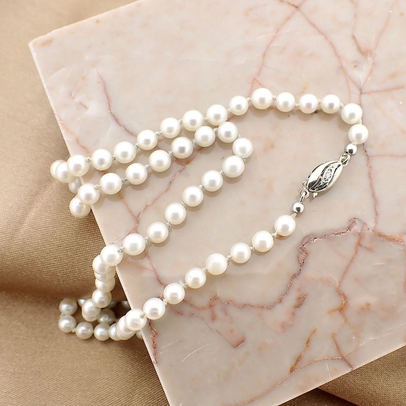 Image 6 of Vintage/antique pearl necklace with 18K white gold clasp | 59 cm