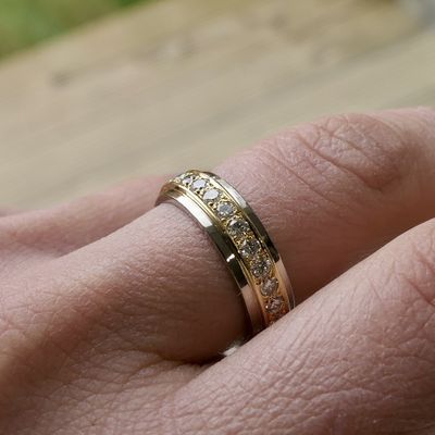 Image 2 of Bicolor alliance ring with diamonds