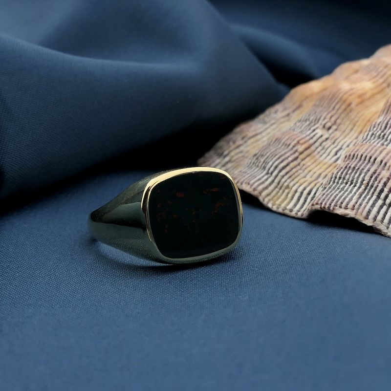 Image 7 of Gold signet ring with heliotrope