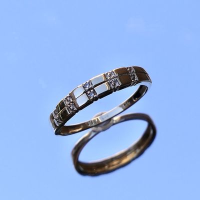 Image 2 of Gold subtle ring with diamond | 0.01 ct.