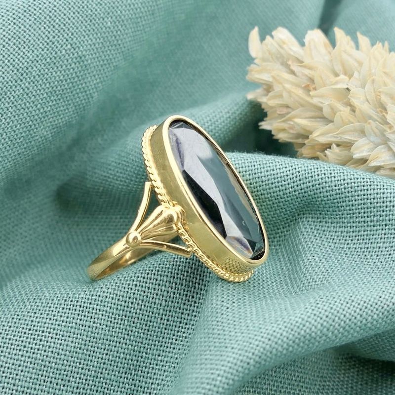 Image 2 of Gold ring with hematite