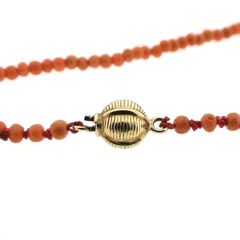Image 5 of Blood coral necklace/saucer with gold clasp; Antique | 83 cm