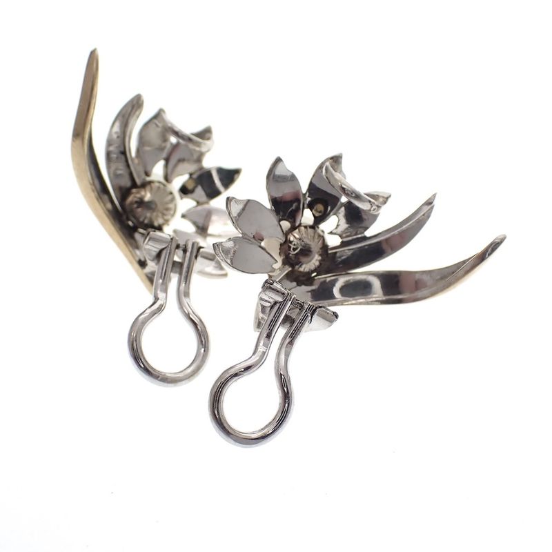 Image 7 of Vintage two-tone gold clip-on earrings with pearls