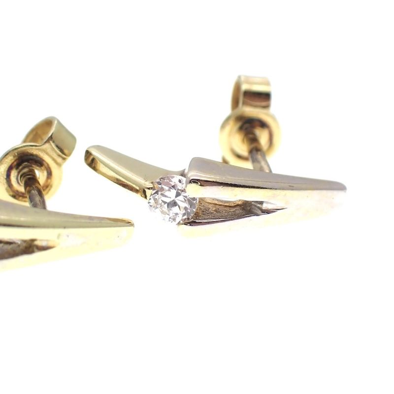 Image 4 of Gold stud earrings with zirconia stones