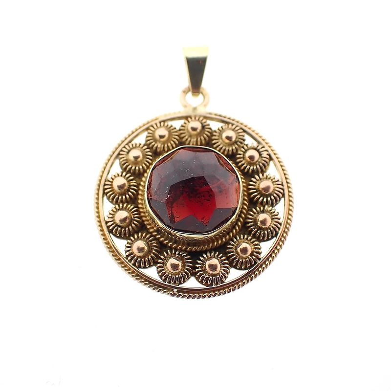 Image 1 of Vintage gold pendant with garnet