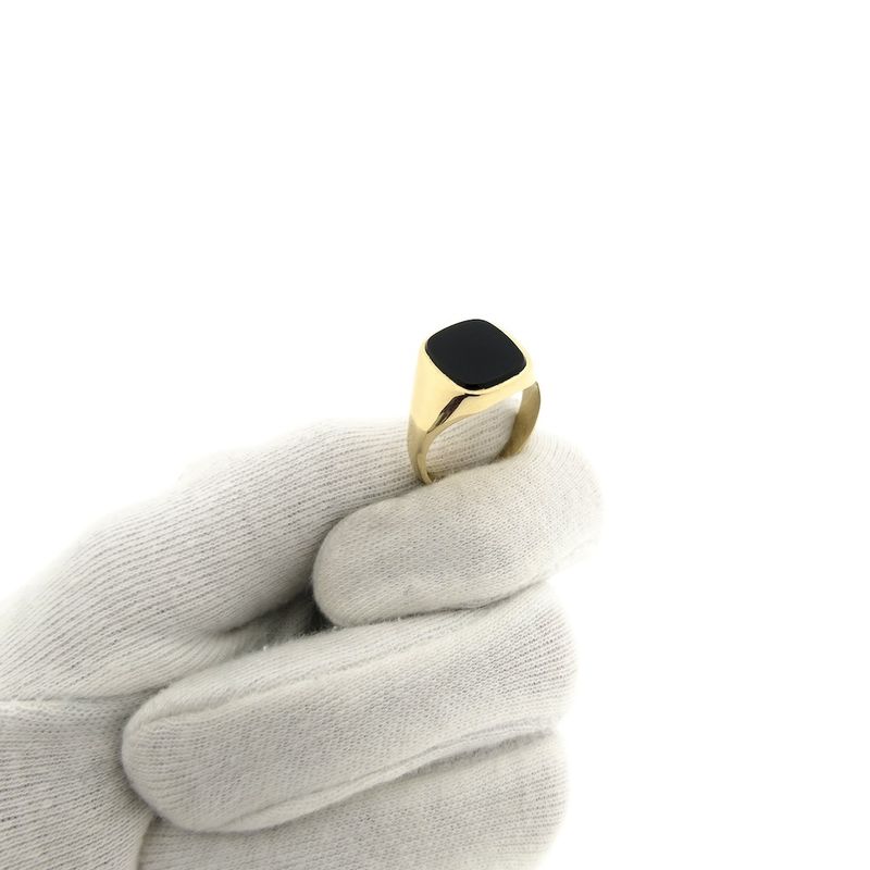 Image 8 of Gold signet ring with onyx.