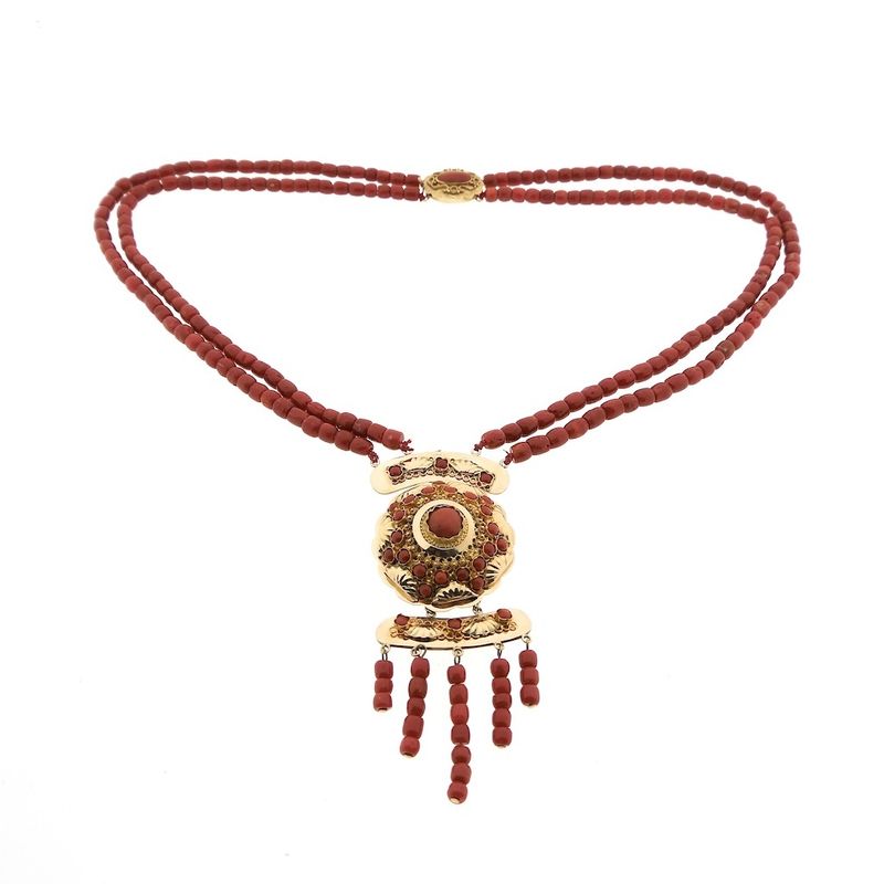 Image 1 of Luxury red coral necklace with gold clasp; Antique | 54 cm